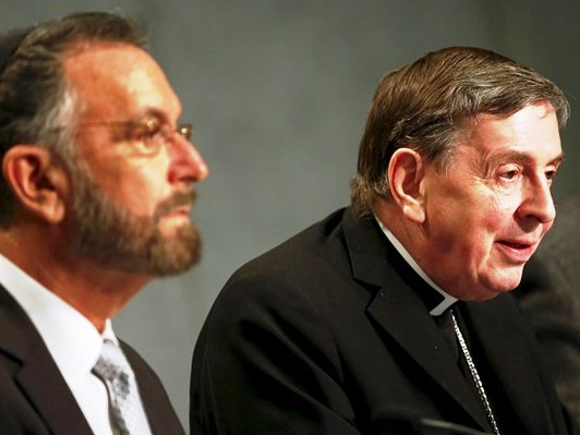 DR - O cardeal Kurt Koch (direita) com o rabi David Rosen, do Comité Judaico Americano