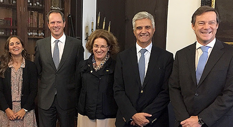João Pedro Tavares (segundo a contar da direita) assumiu a presidência da Associação Cristã de Gestores e Empresários