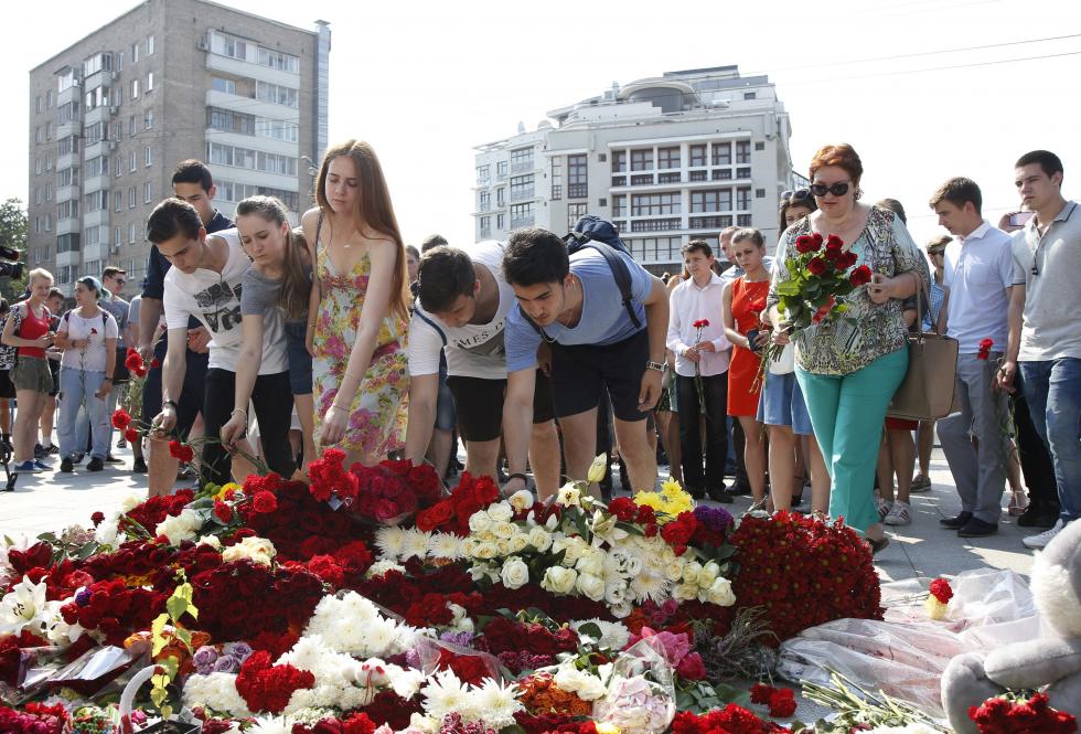 Lusa, Tributo da população às famílias das vítimas do atentado em Nice