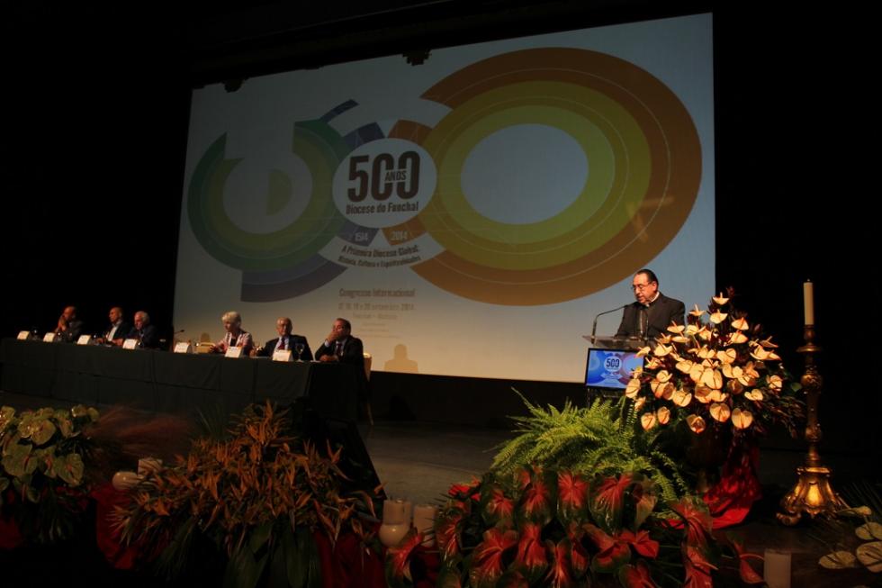 PR/Agência ECCLESIA, Alberto Vieira, Paulo Cafofo, Guilherme Silva, Conceição Estudante, José Ornelas Carvalho, José Eduardo Franco e D. António Carrilho, na sessão de encerramento