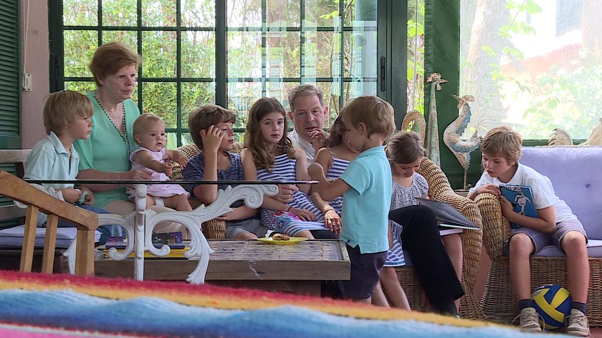 Mary Anne e Vasco d'Avillez com os netos