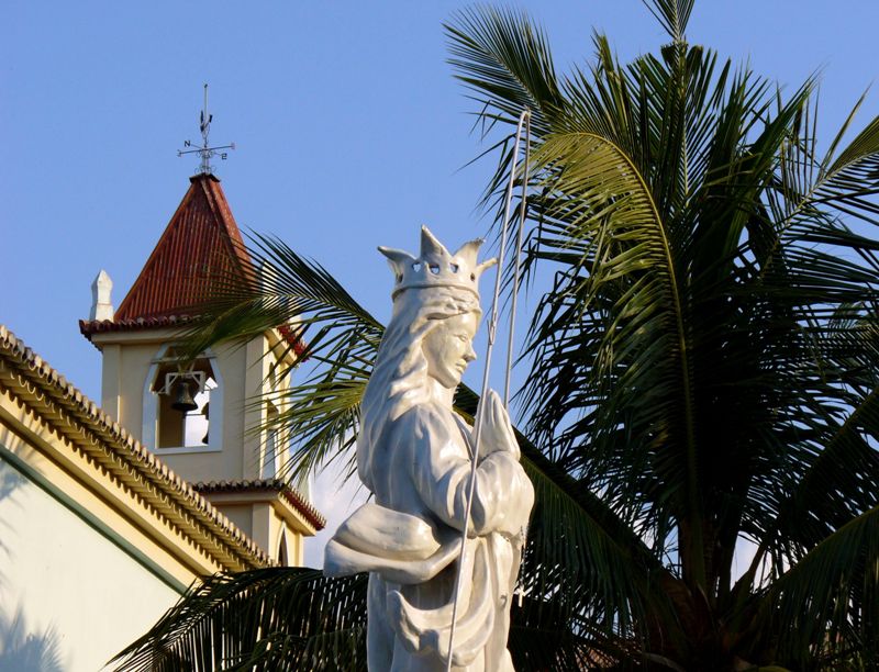 J. Patrick Fischer - Estátua de Nossa Senhora da Conceição na Igreja de Balide, em Díli.