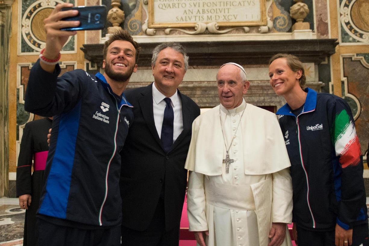 Foto Lusa, Audiência do Papa Francisco à Federação Italiana de Natação