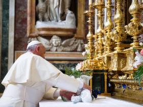 Papa Francisco na Basílica de Santa Maria Maior (Lusa)