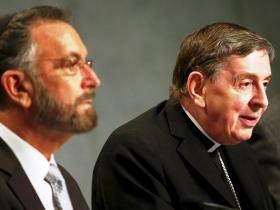 DR - O cardeal Kurt Koch (direita) com o rabi David Rosen, do Comité Judaico Americano