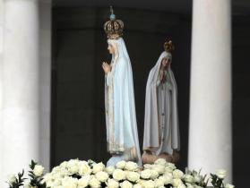 Imagem venerada na Capelinha das Aparições e Imagem Peregrina de Nossa Senhora de Fátima (Lusa)
