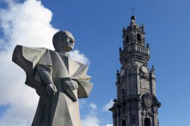 DR, Estátua de D. António Ferreira Gomes, nos Clérigos (Porto)