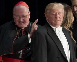 Foto: Cardeal Timothy Dolan, arcebispo de Nova Iorque, com Donald Trump (Associated Press)