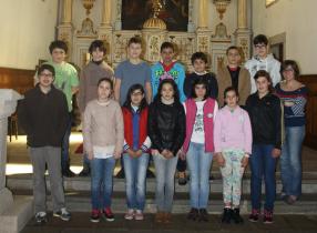 Grupo de catequisandos e catequista da paróquia de de S. Bartolomeu de Veiros 