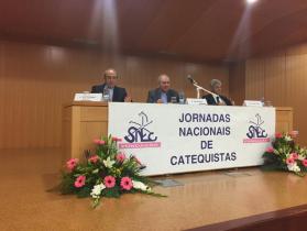D. Manuel Pelino (ao centro) nas últimas jornadas nacionais de Catequese. Foto: Educris.com
