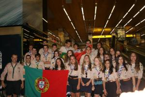 DR Partida de escuteiros portugueses para o Jamboree no Japão