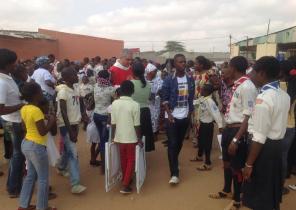 Dr/Missão Católica em Angola