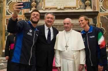 Foto Lusa, Audiência do Papa Francisco à Federação Italiana de Natação