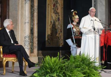 Foto Lusa, Visita do Papa Francisco ao presidente da Itália, Sergio Mattarella, no Palácio Quirinale