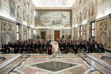 Foto Lusa, Papa Francisco com a delegação da Universidade Católica Portuguesa